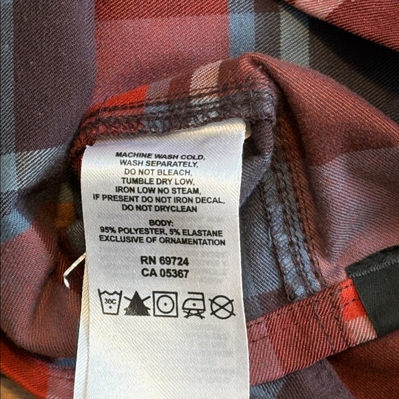 Mountain Hardwear Red & Blue Plaid Long-Sleeve Button-Down Shirt - Picture 5 of 12